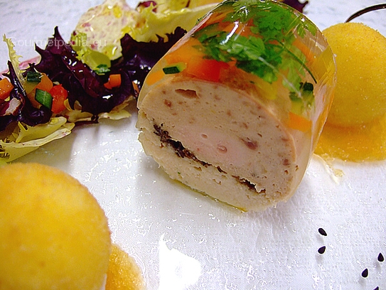 Perlhuhnterrine mit Morcheln im Gemüsegeleemantel - Gourmetpedia